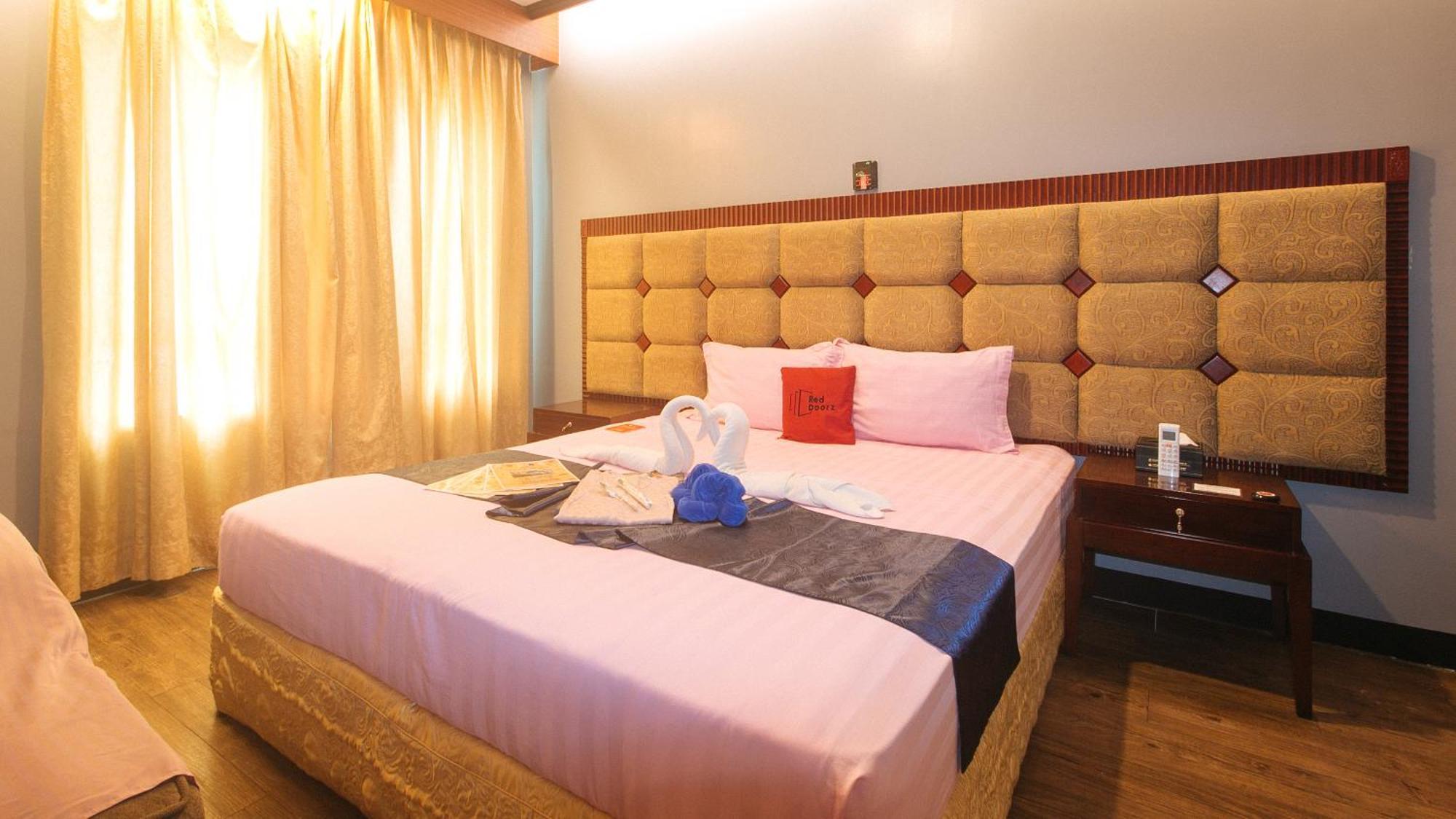 Reddoorz Premium At Jjimjbang Hotel Spa Manila Exterior foto