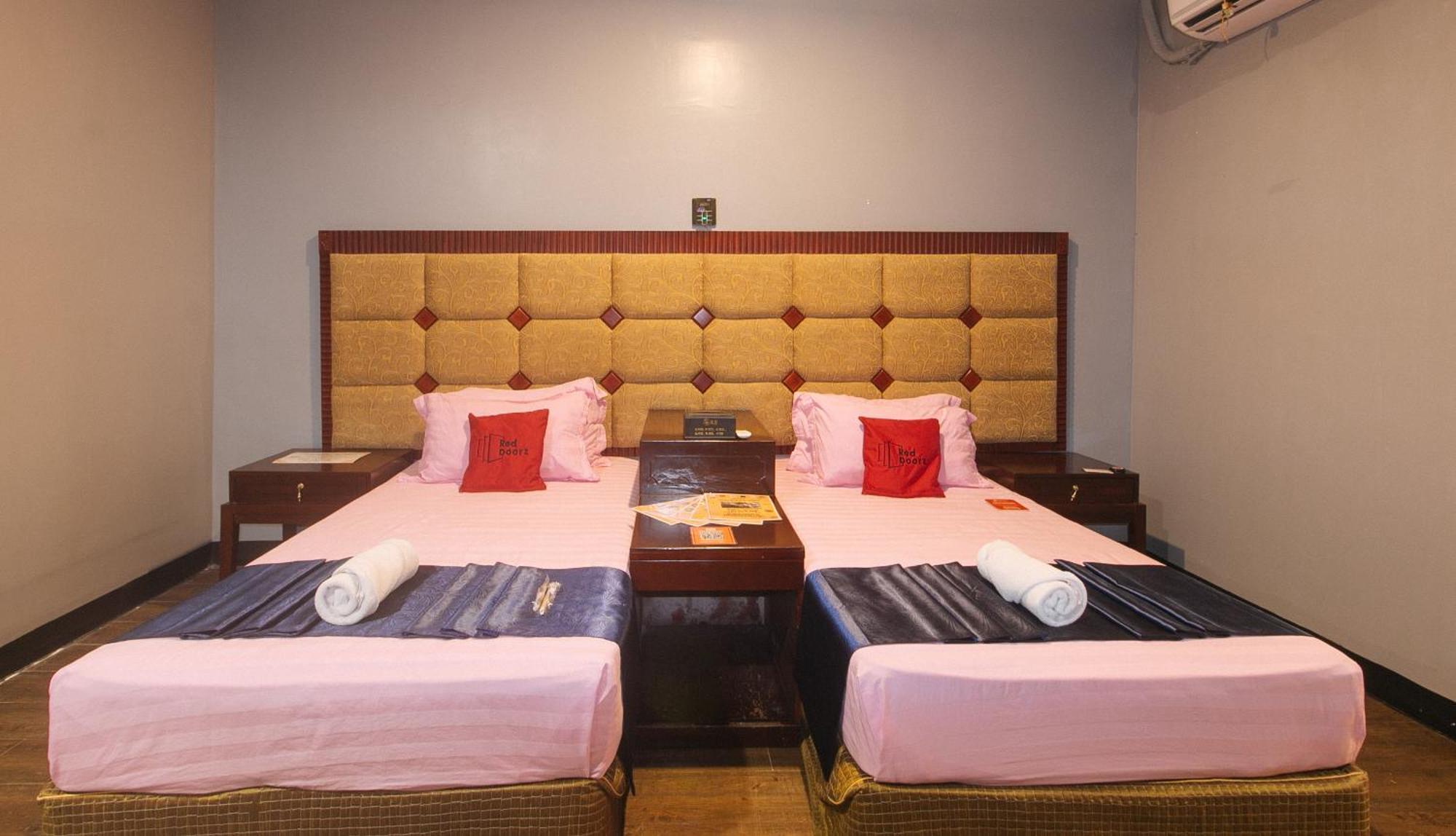 Reddoorz Premium At Jjimjbang Hotel Spa Manila Exterior foto
